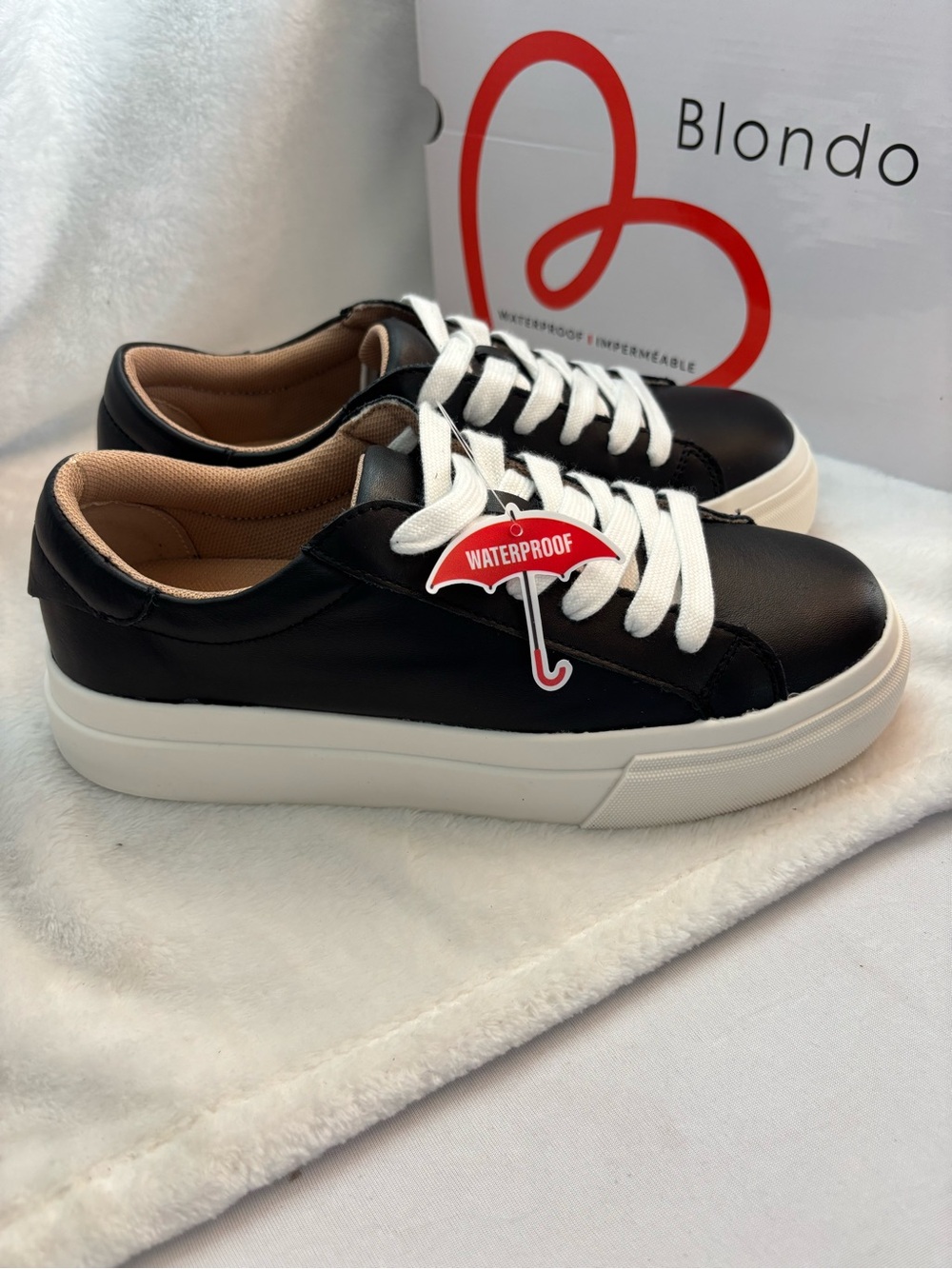 Blondo Venna Waterproof Leather Sneakers Women's Black Size 7M